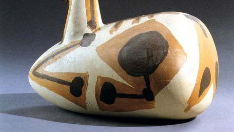 Dyrekeramikk. Picasso satte gjerne sammen tradisjonelle keramiske former – hanker, halser, kropper – på nye måter. Her er «Liggende geitekilling» fra 1947–1948.