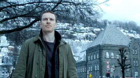 «Snømannen» spilte inn 3,4 millioner dollar i åpningshelgen på det amerikanske markedet. Hollywood-stjernen Michael Fassbender spiller Harry Hole i filmatiseringen av Jo Nesbøs krimroman.