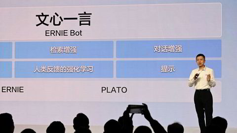 Baidus grunnlegger og konsernsjef Robin Li lanserte språkroboten Ernie Bot i mars. Allerede nå skal den kunne slå Chat GPT 4-versjonen i flere tester.