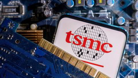 Taiwan Semiconductor Manufacturing Company og de sørkoreanske gigantene Samsung og SK Hynix har alle havnet i kryssilden i den pågående teknologikrigen mellom USA og Kina. USA forsøker å definere hvilke restriksjoner som vil gjelde for å bygge avanserte fabrikker i USA og samtidig fortsette virksomheten i Kina.