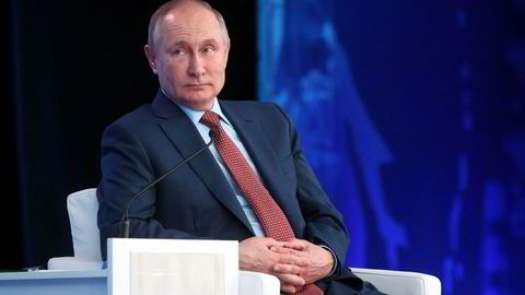 EU innfører sanksjoner direkte rettet mot Russlands president Vladimir Putin og utenriksminister Sergej Lavrov.