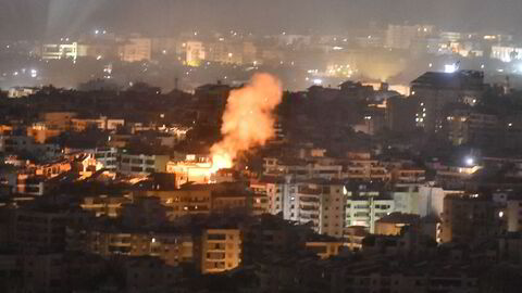 Israel har startet det landet omtaler som en «begrenset bakkeinvasjon» i Sør-Libanon. Det har vært flere angrep mot hovedstaden Beirut natt til tirsdag. Her fra en forstand til Beirut.