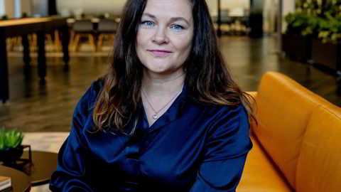 Bank Norwegian-sjef Klara-Lise Aasen får nye eiere, som nå henter rekordobligasjon for å finansiere transaksjonen.