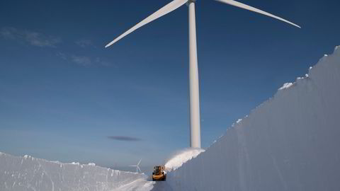 Raggovidda vindkraftverk i Berlevåg kommune i Finnmark har en produksjonskapasitet som tilsvarende strømforbruket til cirka 20.000 husstander.