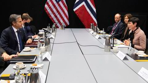 Utenriksministrene Antony Blinken og Ine Eriksen Søreide møttes på Island i forrige uke, flankert av amerikanske og norske diplomater.