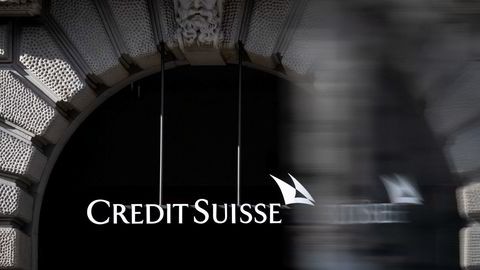 UBS tilbyr én mrd. dollar for Credit Suisse.