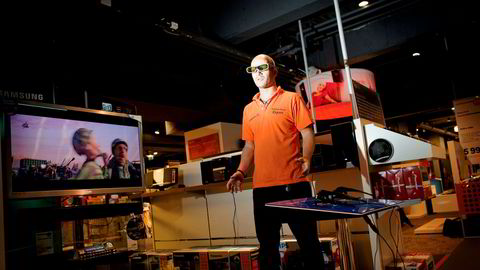 Teknologidirektøren i NRK anbefaler folk å vente med å kjøpe 3D-tv, lød billedteksten til dette bildet i DN i 2010. Da skulle 3D-tv være «det neste store» – men ble det aldri. Slik ble teknologien den gang fremvist i Expert-butikken i Klingenberggata i Oslo.