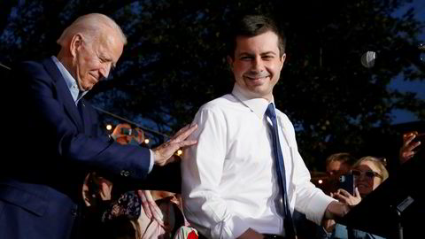 Tidligere visepresident Joe Biden og tidligere ordfører av South Bend Pete Buttigieg deltok under et valgkampmøte i Texas mandag kveld. Buttigieg har avsluttet kampanjen sin og støtter nå Biden.