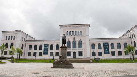 Bakgrunnen for oppsigelsen av et av Forskerforbundets medlemmer ved Universitetet i Bergen er anklager om «upassende oppførsel».