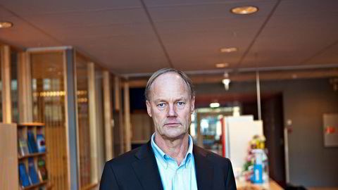 Professor Petter Gottschalk ved Institutt for ledelse og organisasjon ved BI reagerer på Jo Lunders erstatningskrav.