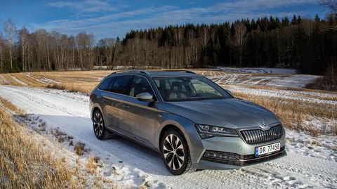 Skoda Superb er endelig blitt ladbar, men oser mer av fornuft enn spenning.