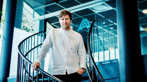 – Det er ikke mulig å drive en restaurant i verdensklasse og ha som målsetning at man skal tjene seg rik, sier Esben Holmboe Bang, kjøkkensjef på Maaemo.