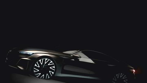 Slik ser den kommende Tesla-utfordreren Audi E-tron GT ut. Bilen kommer i 2020.