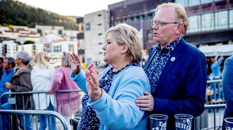 På tampen av Erna Solbergs første regjeringsår ble ektemannen Sindre Finnes intervjuet av Bergens Tidende. Tittelen var «Ernas høyrehånd».