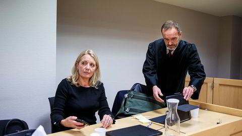 Nina Widerøe vant frem i arvestriden mot sin lillebror. Her med sin advokat Egil Jarslett.