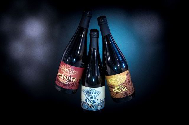 Test av tre nye eksklusive øl fra «Burning sky» og er av typene Blended Stock Ale, Les Amis du Brassage og Monolith.