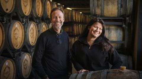 Thomas Giertsen og Merete Bø lager vinpodkast for Dagens Næringsliv.