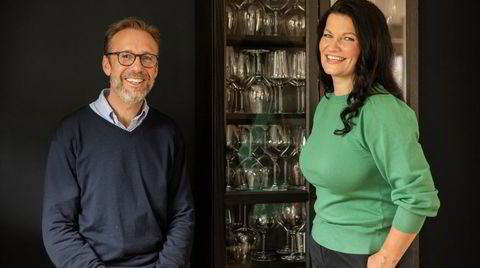 Thomas Giertsen og Merete Bø lager podkast om vin for Dagens Næringsliv.