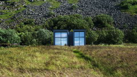 Delt glede. Tanken var at Atelier Nøss på Andøya skulle fungere som et arbeidssted for Espen Tollefsen. Nå vil han også dele stedet med andre.