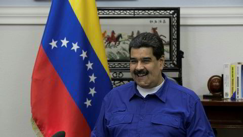 Venezuelas president Nicolas Maduro innleder samtaler med opposisjonen i landet i håp om å løse den dype krisen i landet.