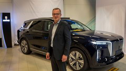 Magnus Brask Rustad er konsernsjef i Motor Gruppen. Nå skal han starte med salg av den kinesisk elbilen Hongqi E-HS9.