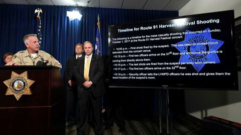 Sheriff Joseph Lombardo holder pressekonferanse om nye funn i massedrapsaken i Las Vegas.
