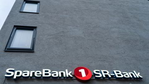 En kunde i Sparebank 1 SR-Bank er misfornøyd med banken etter å ha tapt stort i aksjemarkedet.