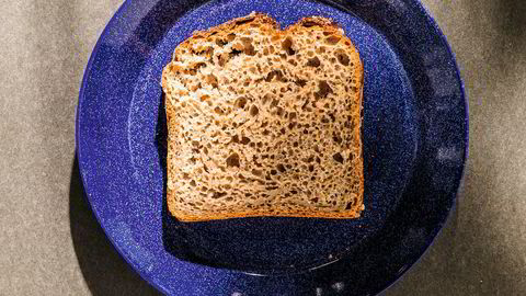 Matpakke. Ferdigbakt blir grøtbrødet et saftig sandwichbrød.
