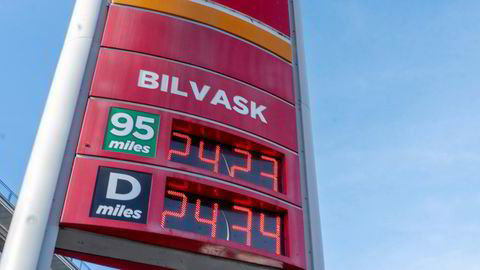 Pumpeprisene på både bensin og diesel har i starten av uken ligget over 24 kroner literen.