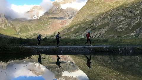 Alpene bærer preg av global oppvarming. Den «grønne» sesongen varer stadig lenger. Bildet viser løpere som konkurrerer i et ultraløp i Chamonix i Frankrike.