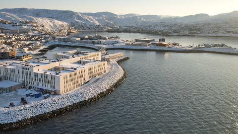 Direktør Ole Hope ved Finnmarkssykehuset tar til orde for tøffere sykehusledelse. Bildet: Finnmarkssykehuset i Hammerfest.