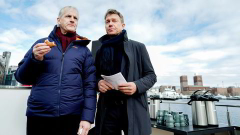 Statsminister Jonas Gahr Støre (Ap) og olje- og energiminister Terje Aasland (Ap) holder pressekonferanse om havvind, om bord i den helelektriske båten MS Brisen på tur i Oslofjorden.