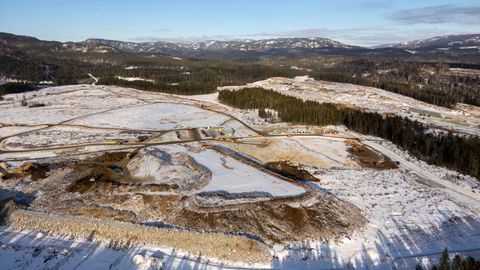 Bærekraften til et datasenter står og faller med varmegjenvinningen, skriver Petter Egil Røkke og Bjørn Rønning. Illustrasjonsfoto: Googles nye datasenter bygges på Gromstul utenfor Skien i Telemark.