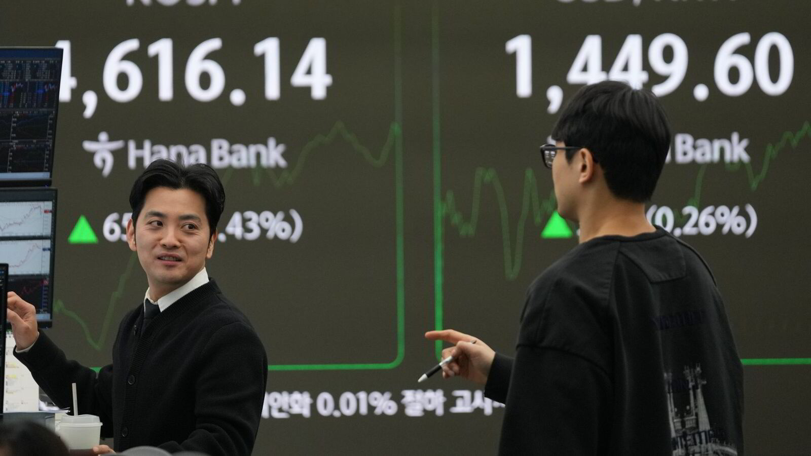 Gull til nye høyder – dollar svekkes etter press mot Fed: – Ikke et godt tegn