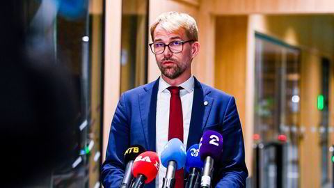 Fredag kveld annonserte Arbeiderpartiets byrådsleder Roger Valhammer at byrådet går av, og at han selv er ferdig i politikken.