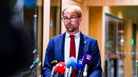 Fredag kveld annonserte Arbeiderpartiets byrådsleder Roger Valhammer at byrådet går av, og at han selv er ferdig i politikken.