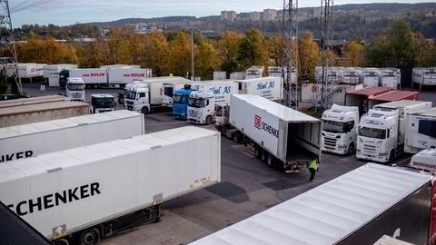 Fraktkrisen vil øke ytterligere i omfang, tror transportkonsernet Schenker – her fra selskapets terminal på Alnabru utenfor Oslo. – Det er store utfordringer i hele verdikjeden, sier sjøfraktdirektør Christian Flatum hos fraktgiganten.