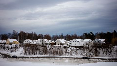 I land der mange eier sin egen bolig, som i Norge og USA, er fall i boligbyggingen en god ledende indikator for nedgangstider, skriver artikkelforfatteren.