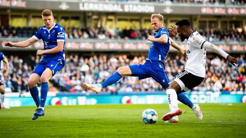 Når Rosenborg møter Sandefjord på Lerkendal den 16. mai, tjener Rosenborg én million kroner ekstra, skriver Alex Krumer og Hallgeir Gammelsæter. Her fra 16. mai-kampen på Lerkendal i 2019, mot Haugesund (0-2).