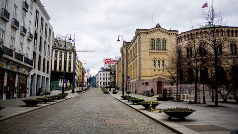 Folketomme gater på formiddagstid etter ny nedstengning i april 2021.