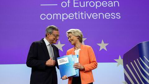 Europakommisjonens president Ursula von der Leyen mottok tidligere ECB-sjef Mario Draghis rapport i september i år.