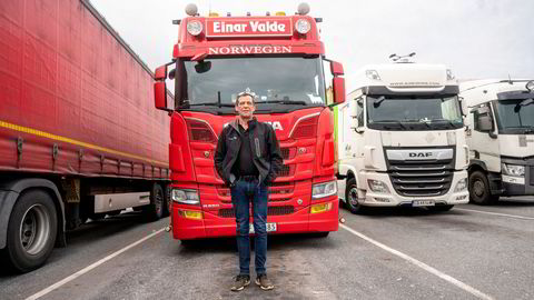– Det er nå færre utenlandske lastebiler på de europeiske veiene enn tidligere, sier trailersjåfør Halvard Østigård som nylig kom tilbake fra en tur til Nederland og Tyskland.