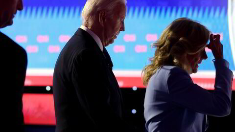 En svekket Joe Biden går av scenen i etter den første av to planlagte tv-debatter mot Donald Trump. Opptredenen førte til en rekke krav om at den sittende presidenten burde stille sin plass som demokratenes kandidat til disposisjon.
