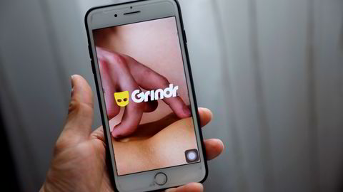 Grindr, «verdens største sosiale nettverk for homofile, bi, trans og skeive», delte rundhåndet informasjon om brukerne, ifølge skribentene.