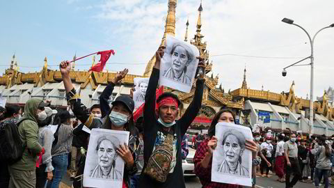 Det har vært en rekke demonstrasjoner mot militærjuntaen i Myanmar som kuppet landet i februar i fjor.