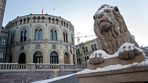 Pensjonsreformen ble innført i 2011 av et stort flertall på Stortinget. Den gjelder primært de født etter 1963 og delvis de født mellom 1953–1962, skriver artikkelforfatteren.