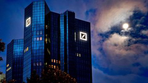 Deutsche Bank-ansatte fikk sparken for strippeklubb-regning. Her fra bankens hovedkvarter i Frankfurt.