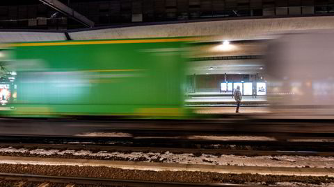 Sverige og Tyskland er våre viktigste eksportforbindelser. I dag har vi ikke engang nattog til København, skriver artikkelforfatterne.