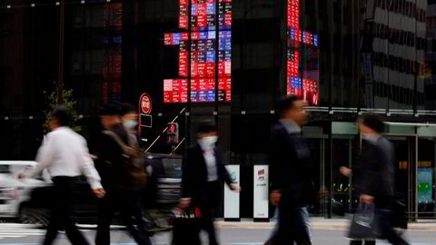 Etter en forsiktig oppgang ved Tokyo-børsen da handelen startet tirsdag morgen, har pessimismen slått inn og det er en bed nedgang ved børsene i nesten hele Asia.