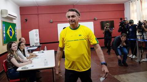 President Jair Bolsonaro hadde fått 43,3 prosent da nær 99,6 prosent av stemmene var talt opp i valget i Brasil. Det var langt bedre enn det som ble spådd i forkant.